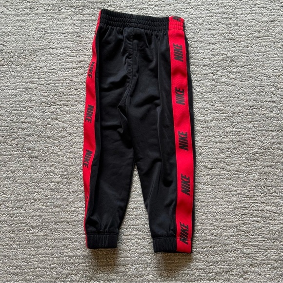 Nike Black  With red Logo Trim Joggers 18 Months - Picture 2 of 5